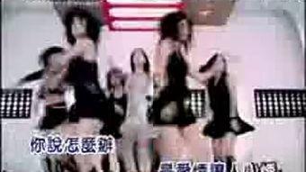 国产猛男嘿咻视频网站,激情燃烧的瞬间