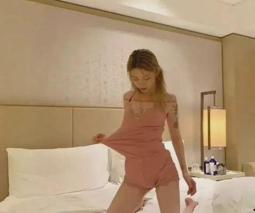 国产妹子宾馆换衣服视频